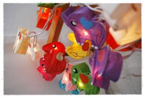 Guirnalda de luces de elefantes multicolor | Iluminoteca